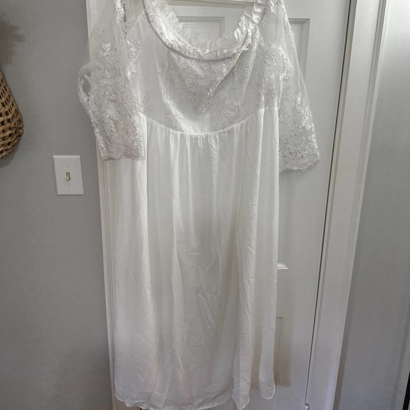 Shein wedding dress - Picture 1 of 8